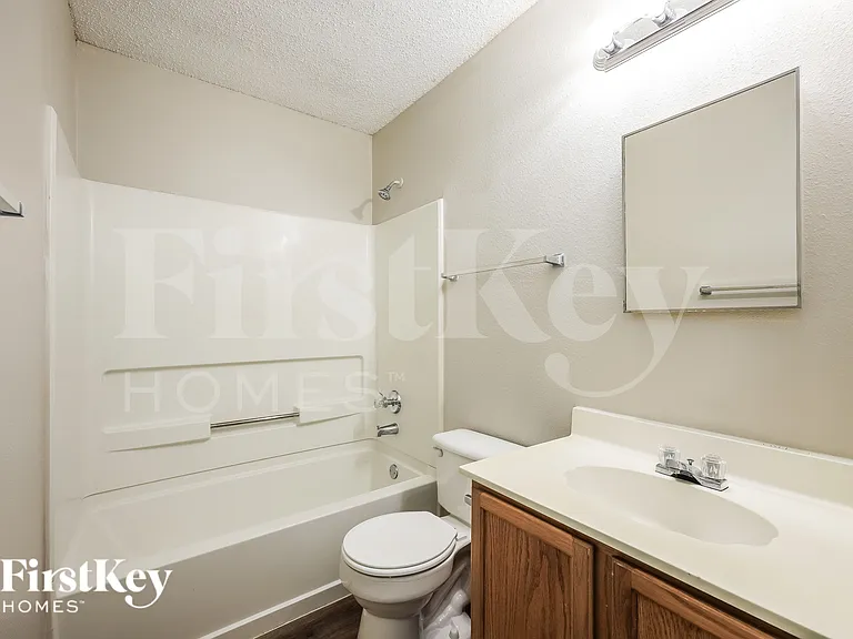 7915 Cherry Glade — Photo 16