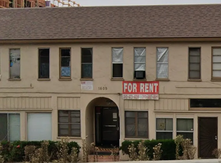 1609 Beloit Apartments — Photo 1