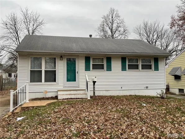 429 Shepley Dr, Saint Louis, MO 63137