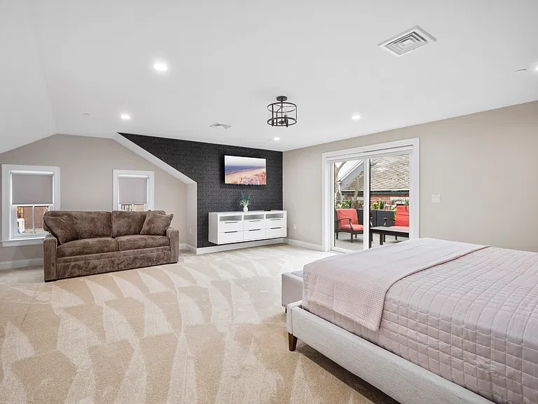 140 Middlesex St #3 — Photo 21