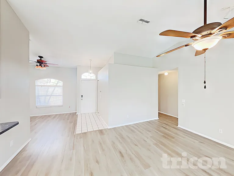 6209 61st Ct E — Photo 2