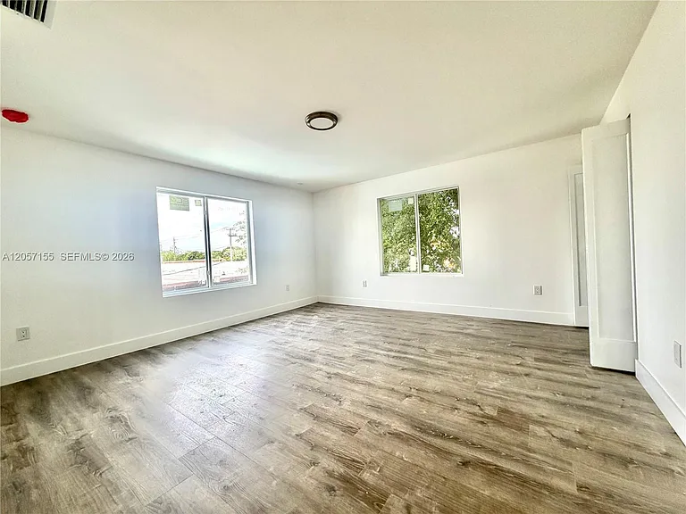 1629 NW 40th St #1 — Photo 5