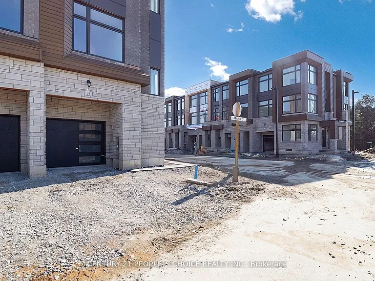 37 Drainie St — Photo 2