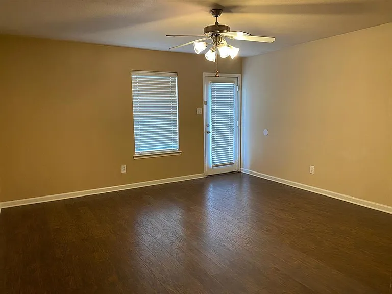 9908 Laurel Cherry Dr — Photo 5