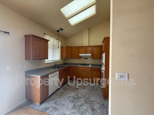 21967 Klamath River Pl #A