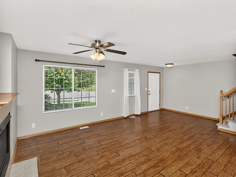 760 SE Carefree Ln — Photo 4