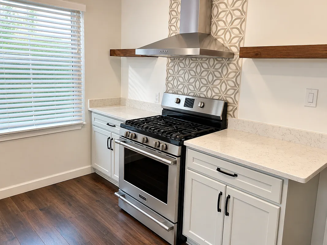 3 bed, 2.5 bath, 1450 sqft, $1,600 — Photo 4