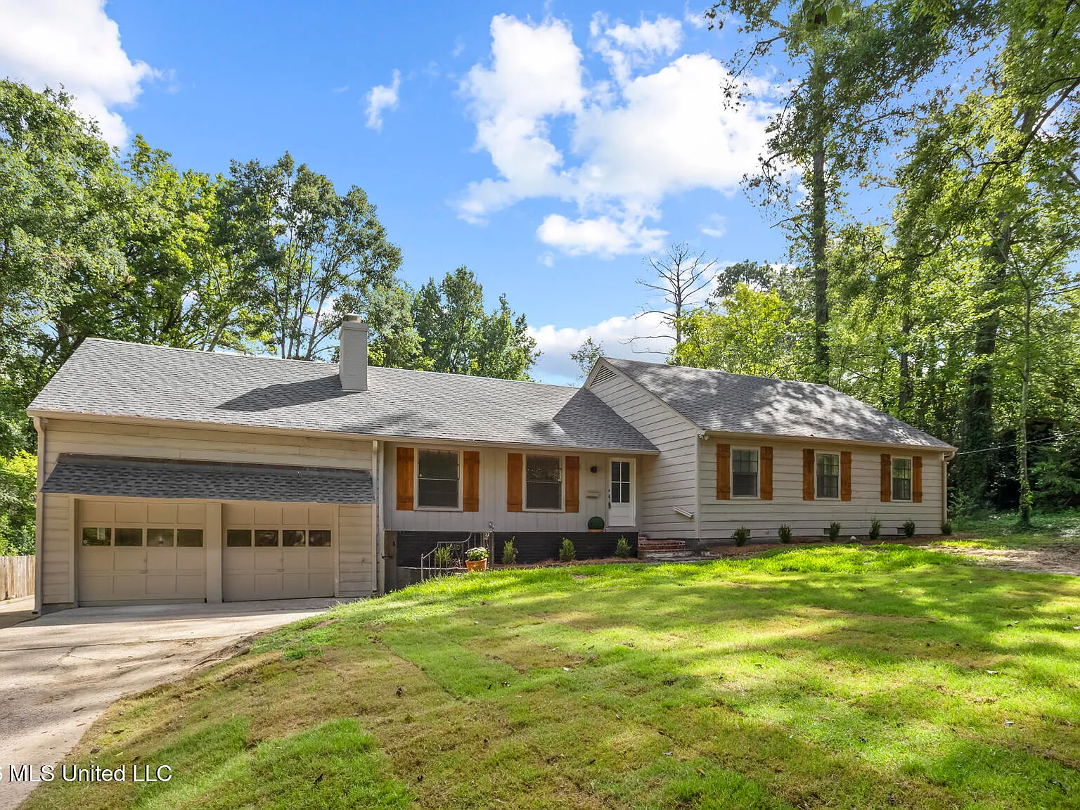 4 bed, 3.5 bath, 2953 sqft, $3,200 — Photo 2