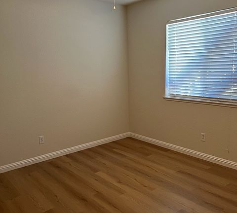 2nd image of 417 Powell Dr