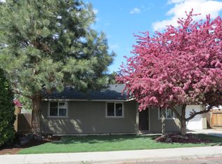 3135 SW Pumice Pl, Redmond, OR 97756