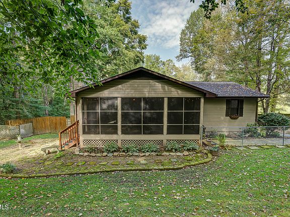 3rd image of 589 Headtown Rd