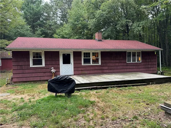 665 Log Fence Rd, Palmerton, PA 18071