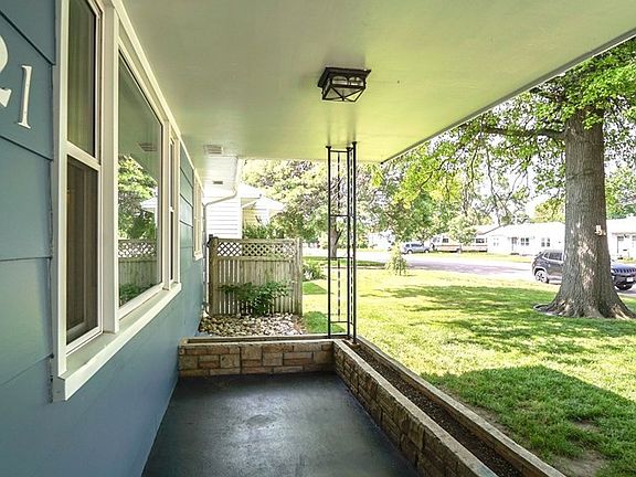 4th image of 1721 N Huston Ave