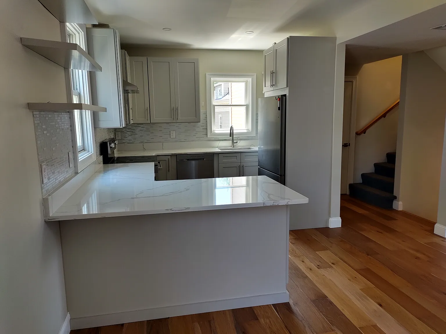 5 bed, 2100 sqft, $6,000 — Photo 3