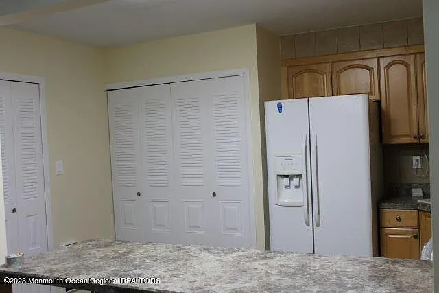 2 bed, 1025 sqft, $2,200 — Photo 3