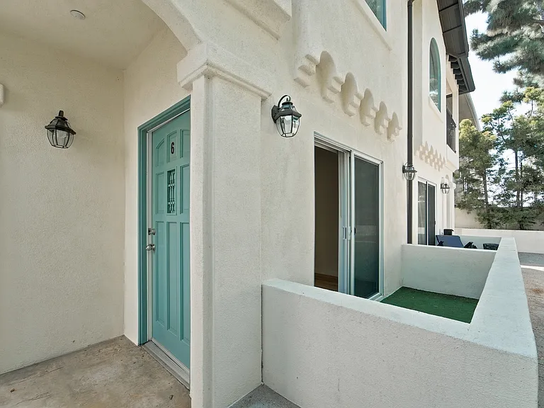 1665 Manning Ave — Photo 18