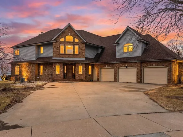 3220 Old Orchard Ln, Oshkosh, WI 54902