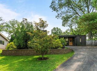 616 Hickory Hollow Ln, Saint Louis, MO