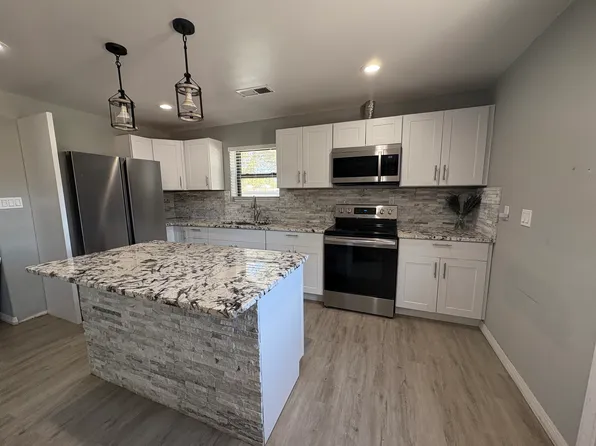 2048 Gun Club Rd SW, Albuquerque, NM 87105