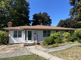 36 Ridgecrest Rd, Amherst, MA 01002