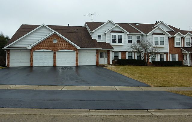 1st image of 1505 Thornfield Ln APT 2