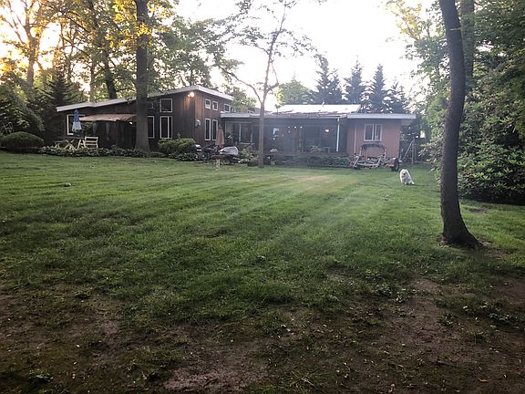 2nd image of 32 Titus Rd