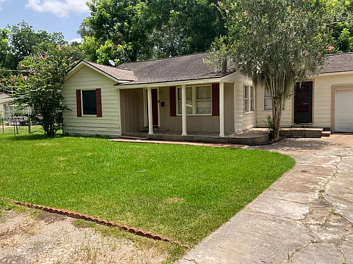 904 Avenue A Photo 1