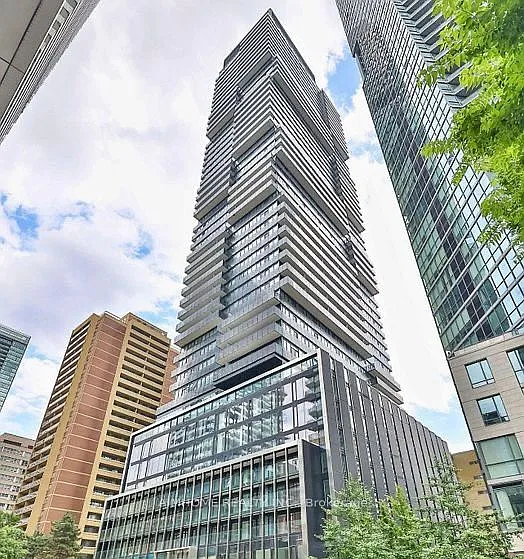3 bed, $4,380 — Photo 1