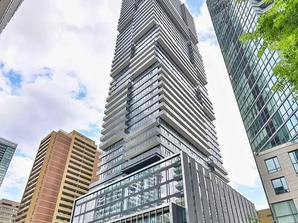 55 Charles St E, Toronto, ON