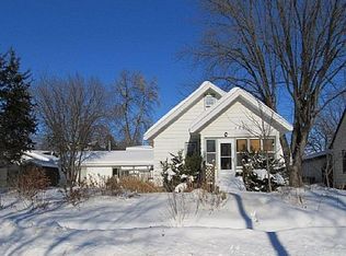 128 Riverside Dr NE, Saint Cloud, MN 56304