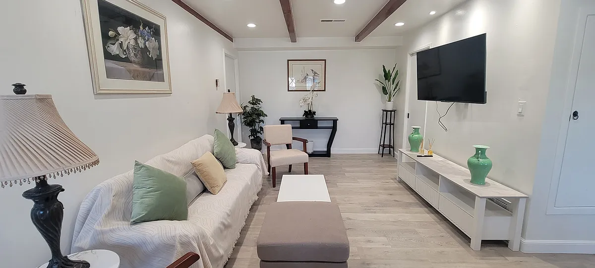 Building Photo - 202 Alta Vista Dr #STUDIO