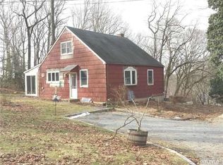 48 Walnut Tree Ln, Cold Spg Hbr, NY 11724