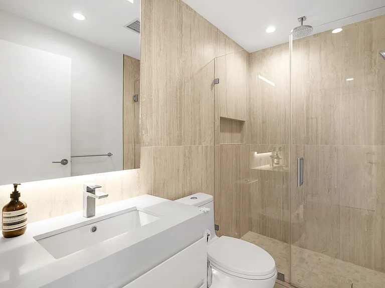 7433 Cambie St #2104 — Photo 16