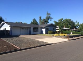 1530 Linden Ave, Springfield, OR 97477