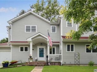 5 Kroll St, Plainview, NY 11803