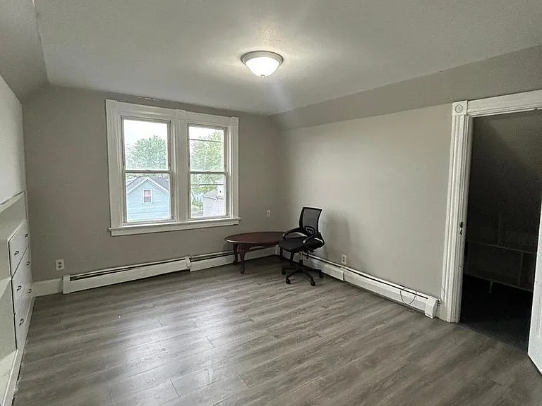 112 Jubilee St — Photo 3