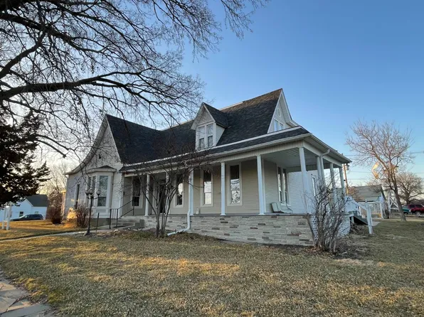 603 E Main St, Norton, KS 67654