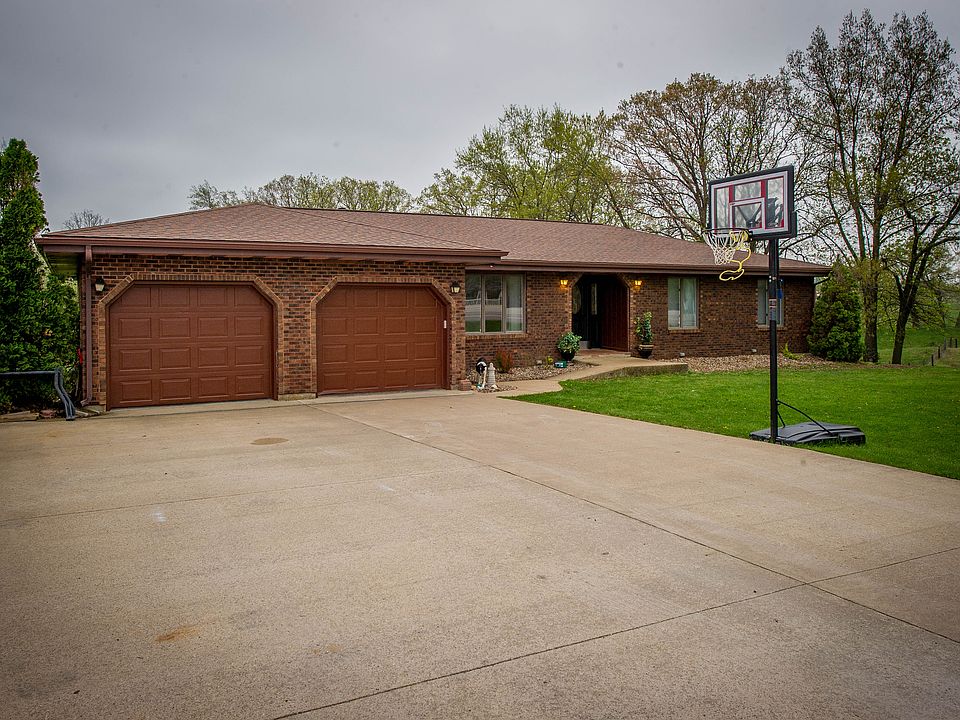 Large 43' X 47' Driveway