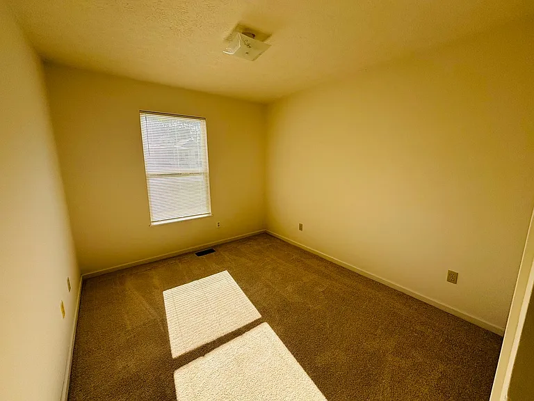 510 Craig St — Photo 6