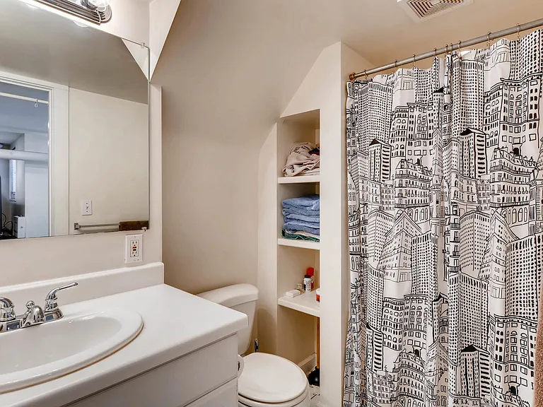 1122 N Emerson St #5 — Photo 4
