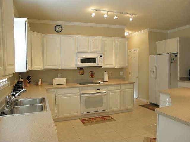 2nd image of 3425 Brompton Ct