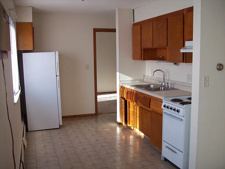 1634 Eustis St — Photo 7