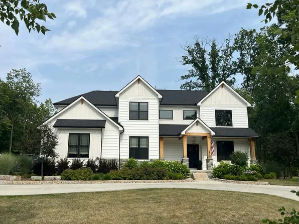 21907 Westcroft Dr, Grosse Ile, MI 48138