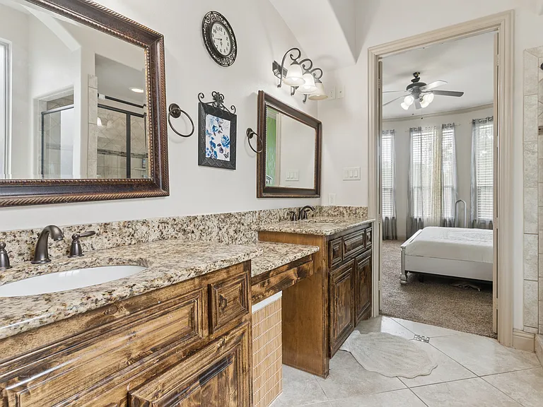 8212 Oakwood Dr — Photo 17