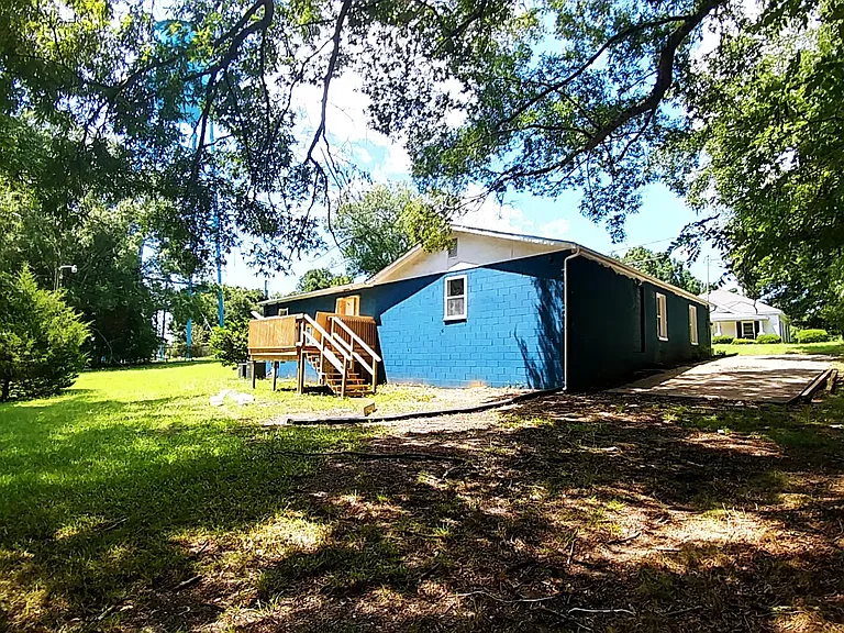 Another picture from the side yard