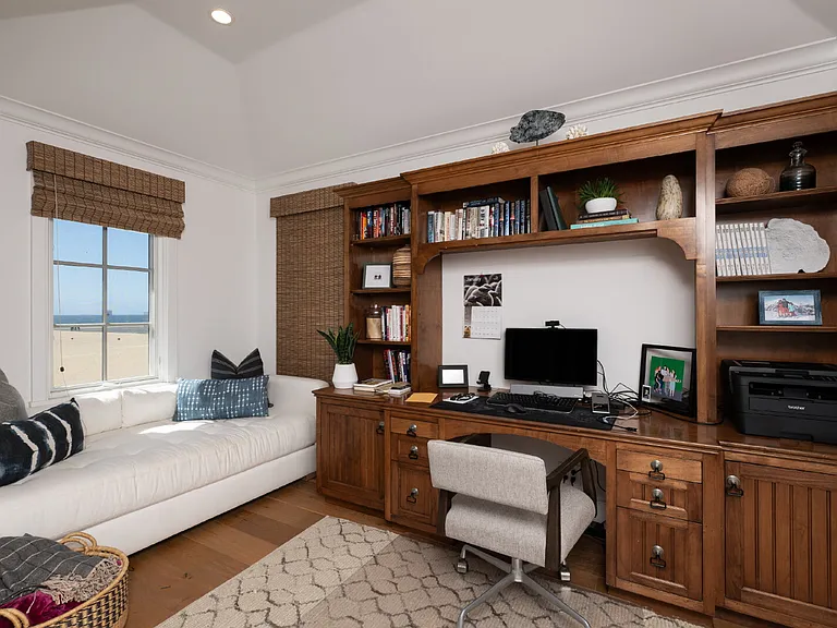1228 W Oceanfront — Photo 16