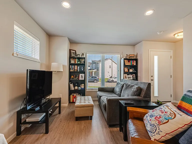 2720 Spark St — Photo 10