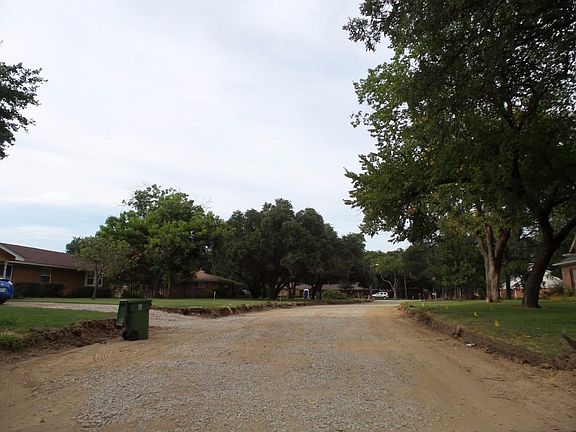 4th image of 5120 Jennings Dr