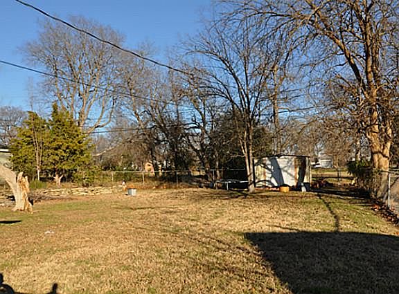 2nd image of 304 Elm Dr