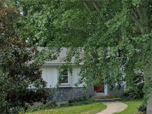 5925 Haskins St, Shawnee, KS 66216